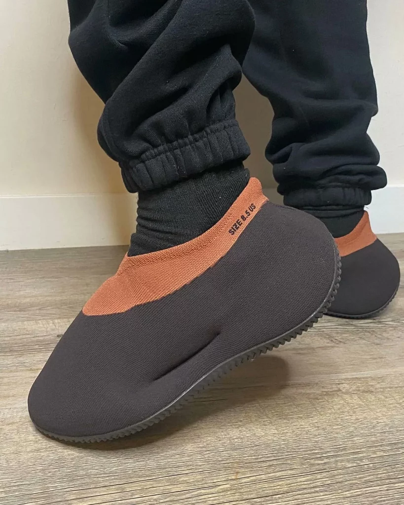 Yeezy Knit Runner Stone Carbon