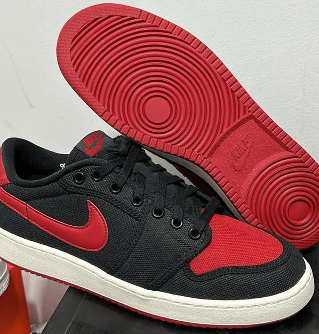 Air Jordan 1 KO Low Bred