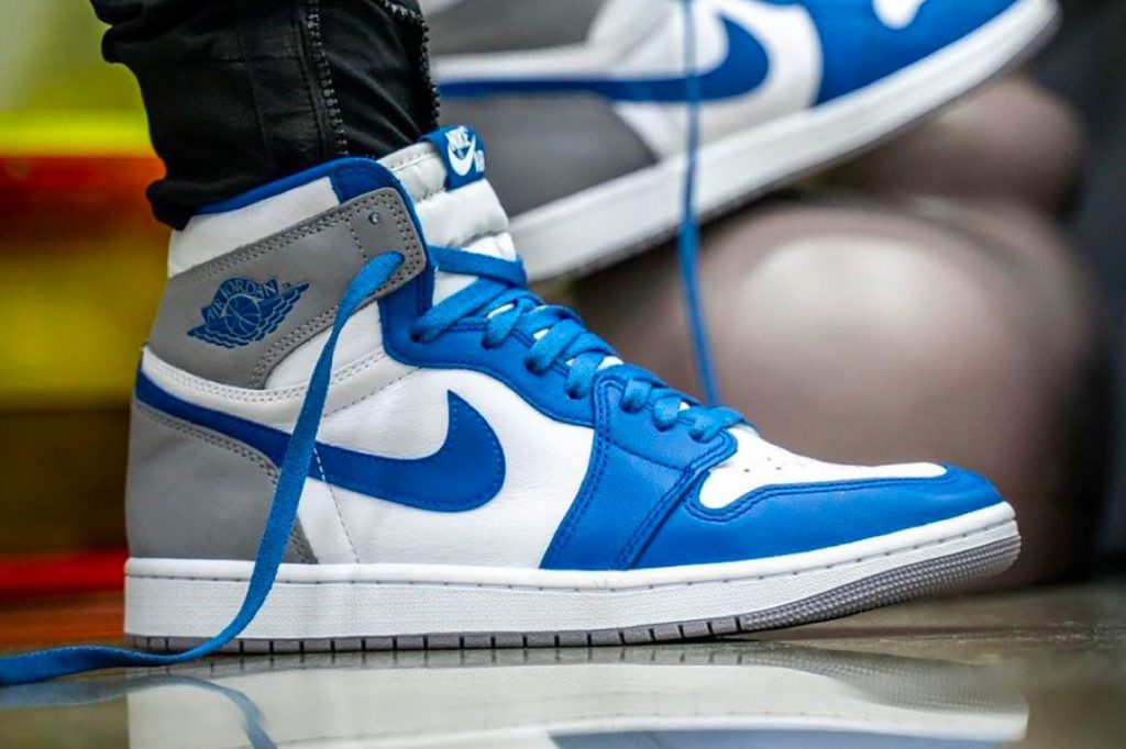 How Does the Nike Dunk Fit Compared to the Air Jordan 1? - Captain Creps