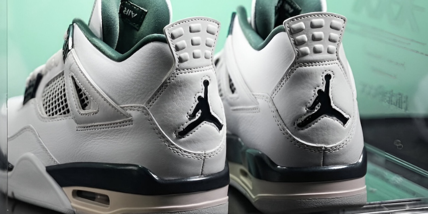 Air Jordan 4