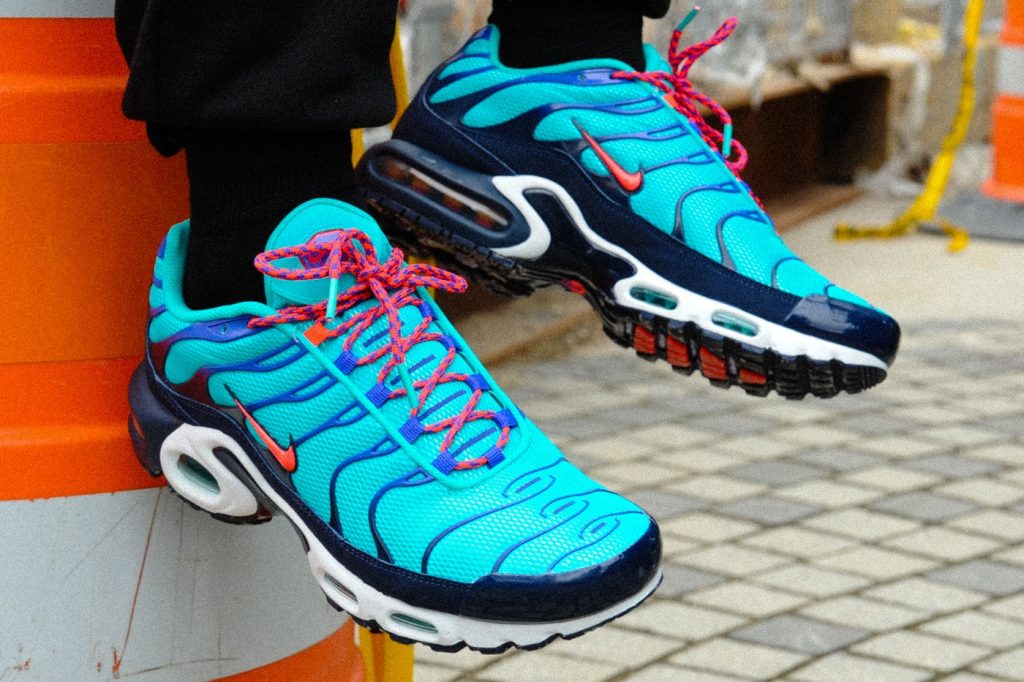 Air Max Plus running