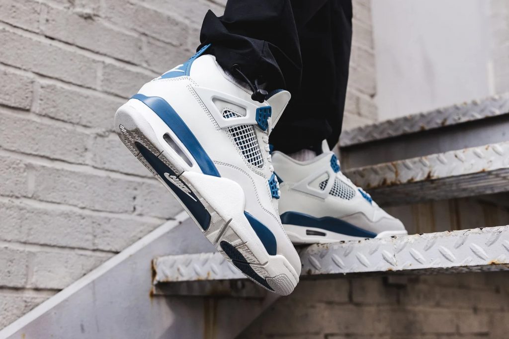 Air Jordan 4