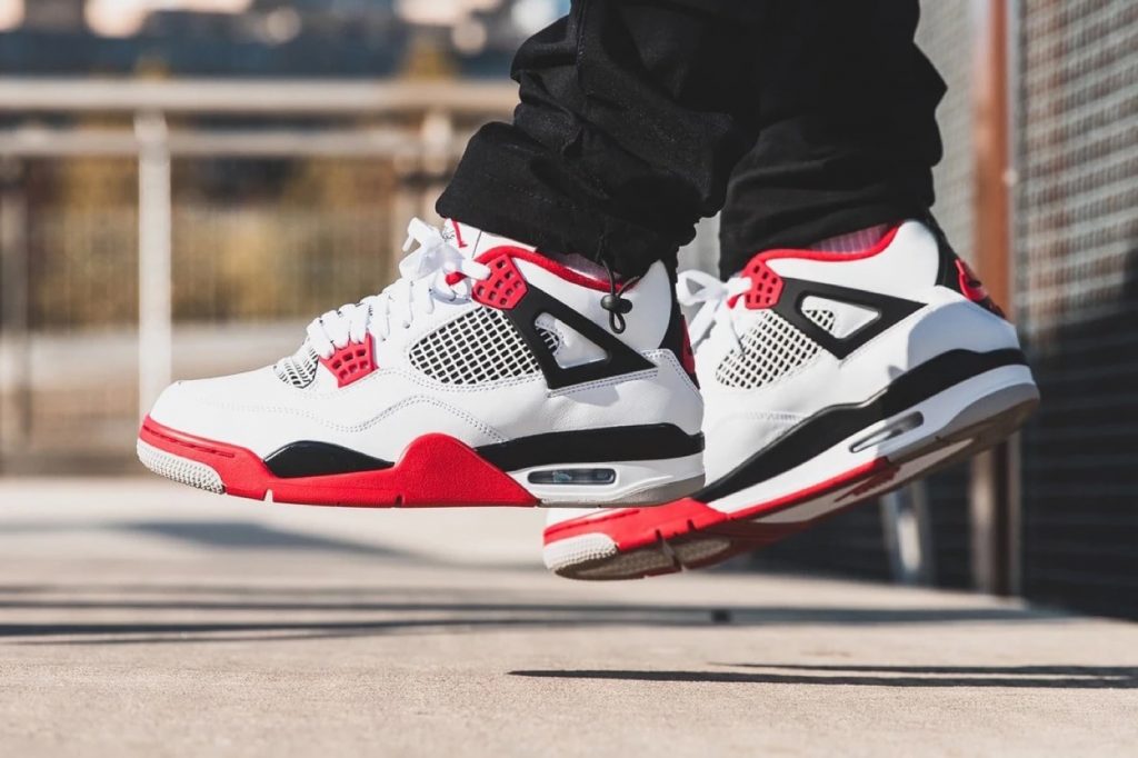 Air Jordan 4