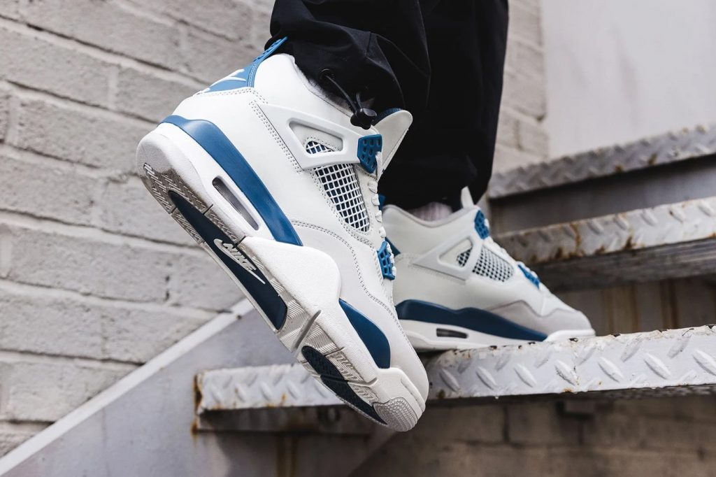 Air Jordan 4