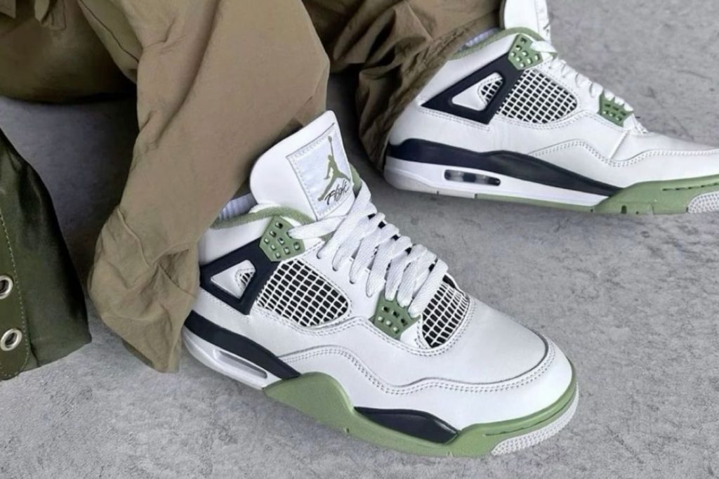 Air Jordan 4