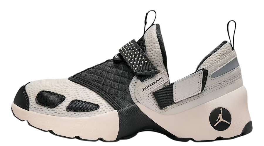 WMNS Air Jordan Trunner LX 